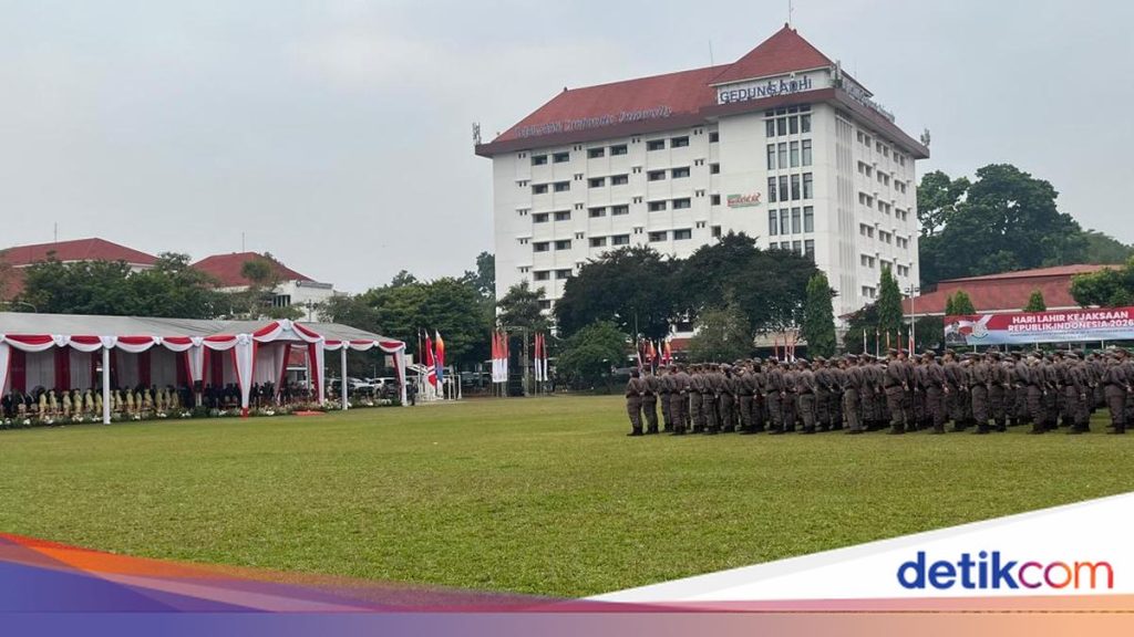 Peringati HUT ke-81, Jaksa Agung Pimpin Upacara dan Aksi Sosial di Berbagai Daerah