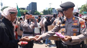 Polres Metro Jakarta Pusat Berikan Pelayanan untuk Aksi DPP SPI di Depan Gedung DPR/MPR RI