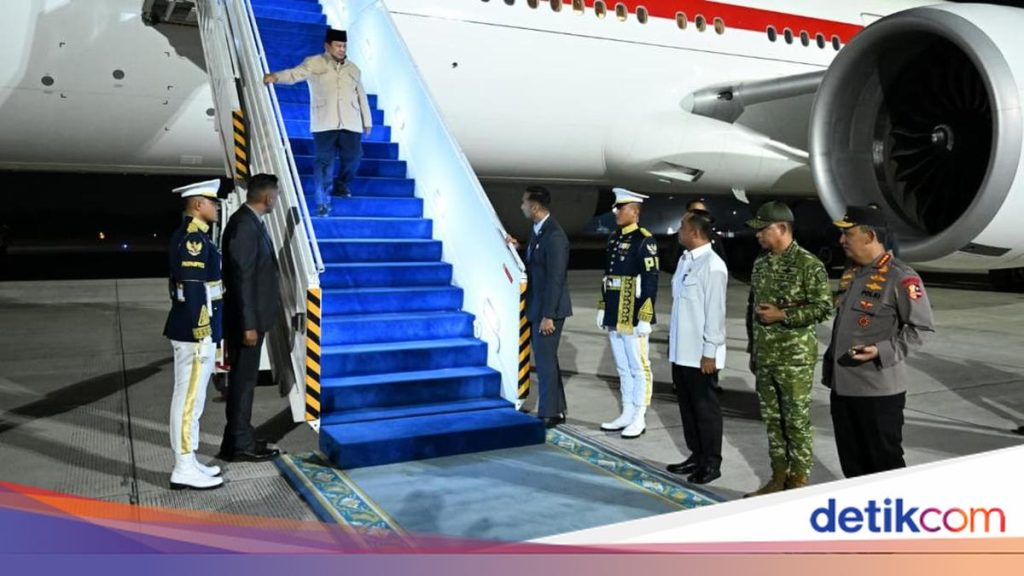 Prabowo Kembali ke Indonesia Usai Hadiri Forum EEF ke-11 di Vladivostok