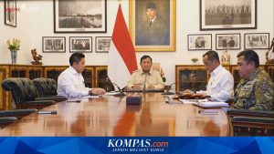 Prabowo Pimpin Rapat Penanganan Bencana: Bencana Adalah Takdir, Kita Harus Siap Siaga