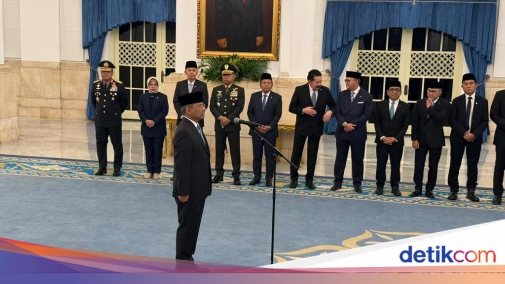 Prabowo Resmi Melantik Suahasil Nazara sebagai Menteri Keuangan Baru