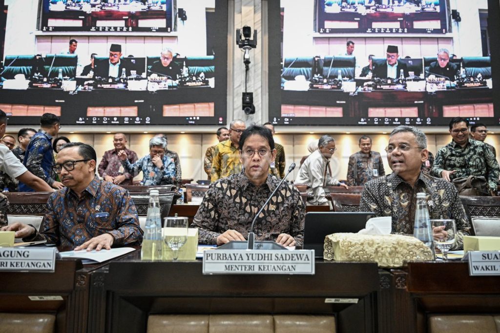 Rapat Kerja Komisi XI DPR dengan Menteri Keuangan Bahas APBN