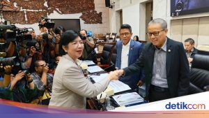 Rapat Paripurna DPR Resmi Menyetujui Destry Damayanti sebagai Gubernur BI