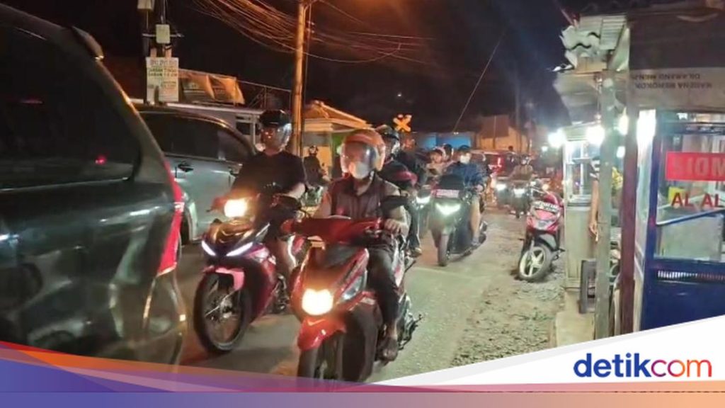 Waspada Abu Vulkanik, Pedagang Kuliner di Bandar Lampung Memilih Tutup Usaha